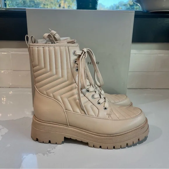 Marc Fisher Pierce Quilted Faux Leather Pierce Light Natural Combat Boot Sz 10 - Picture 5 of 14